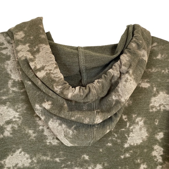 Carbon men’s large camouflage short sleeve hooded shirt with a kangaroo pocket - Picture 6 of 10